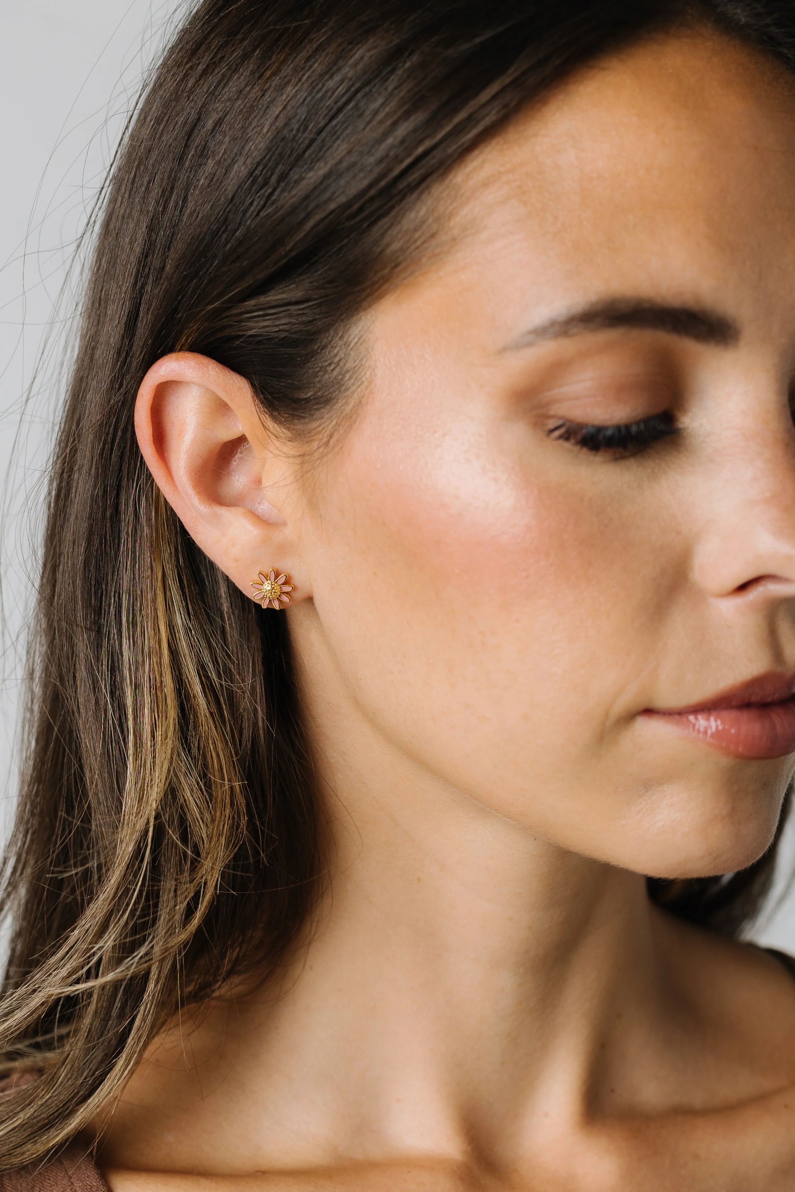 Cove Daisy Earrings - Image 2