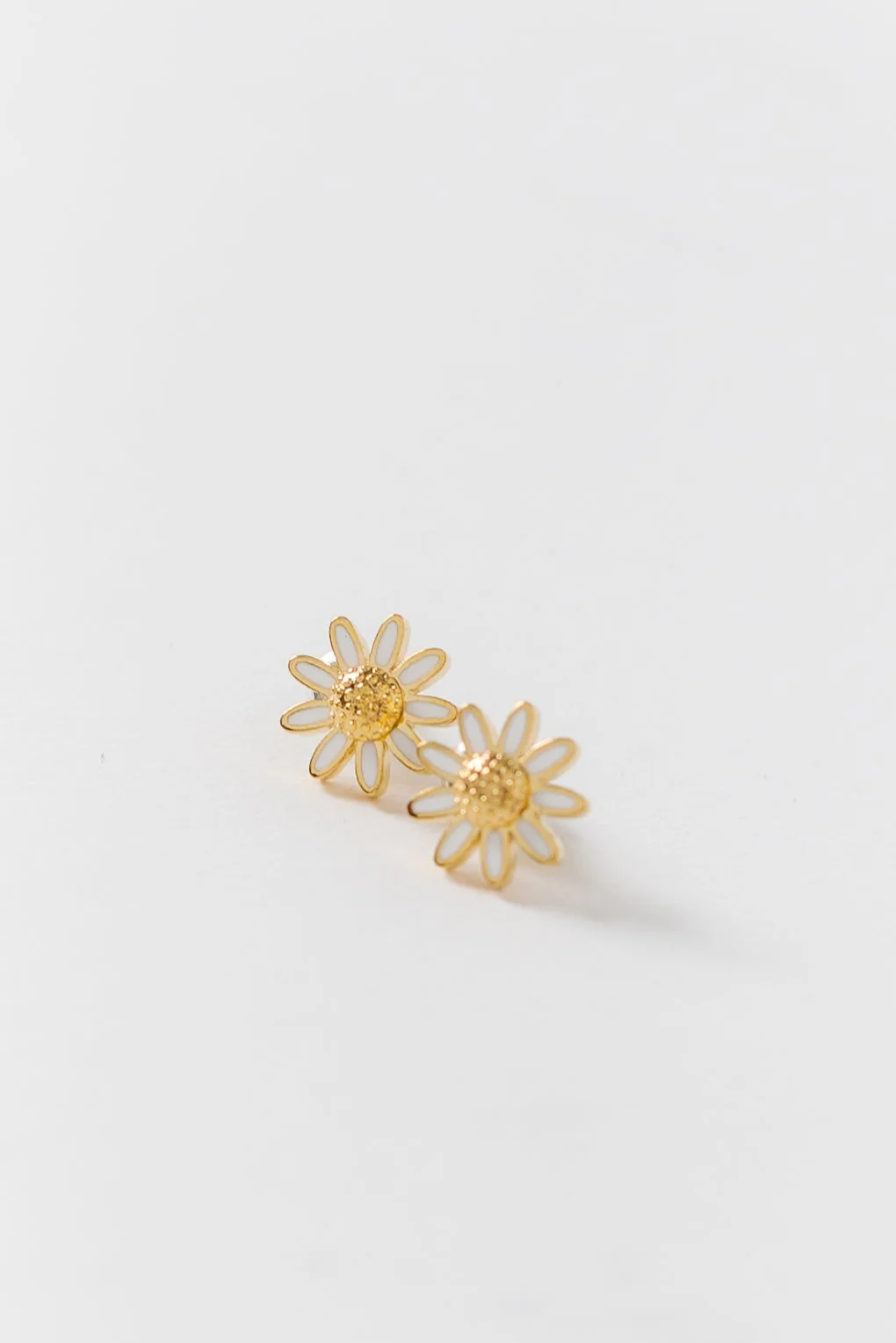 Cove Daisy Earrings - Image 3