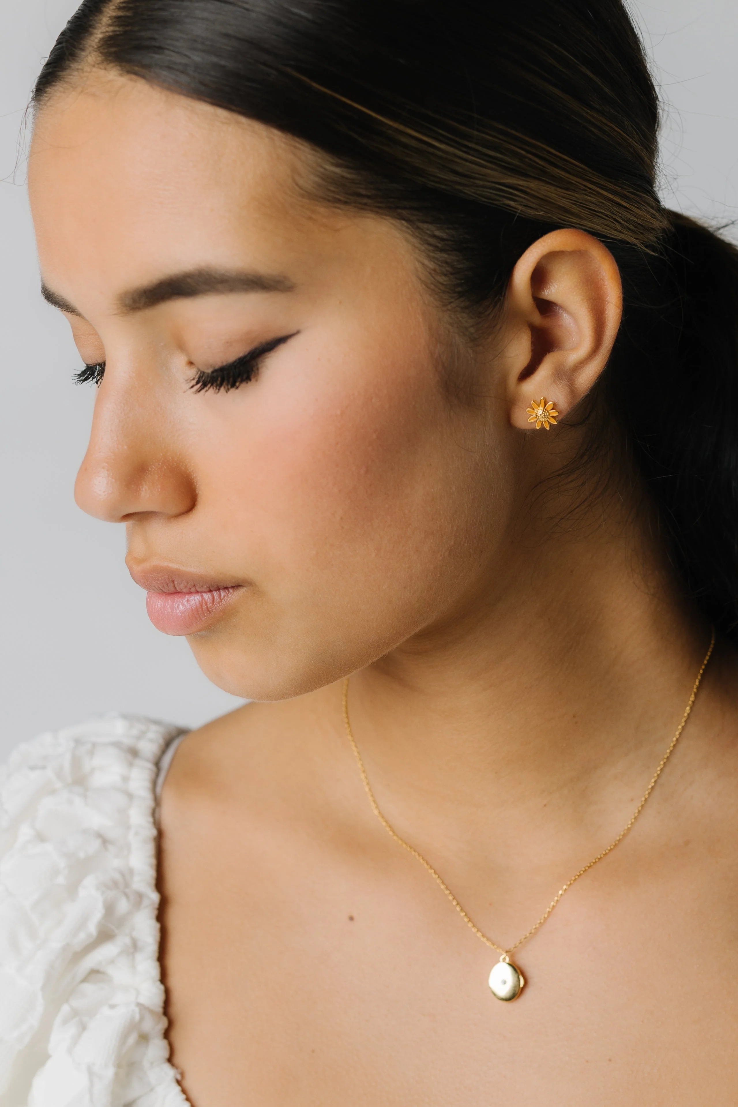 Cove Daisy Earrings - Image 6