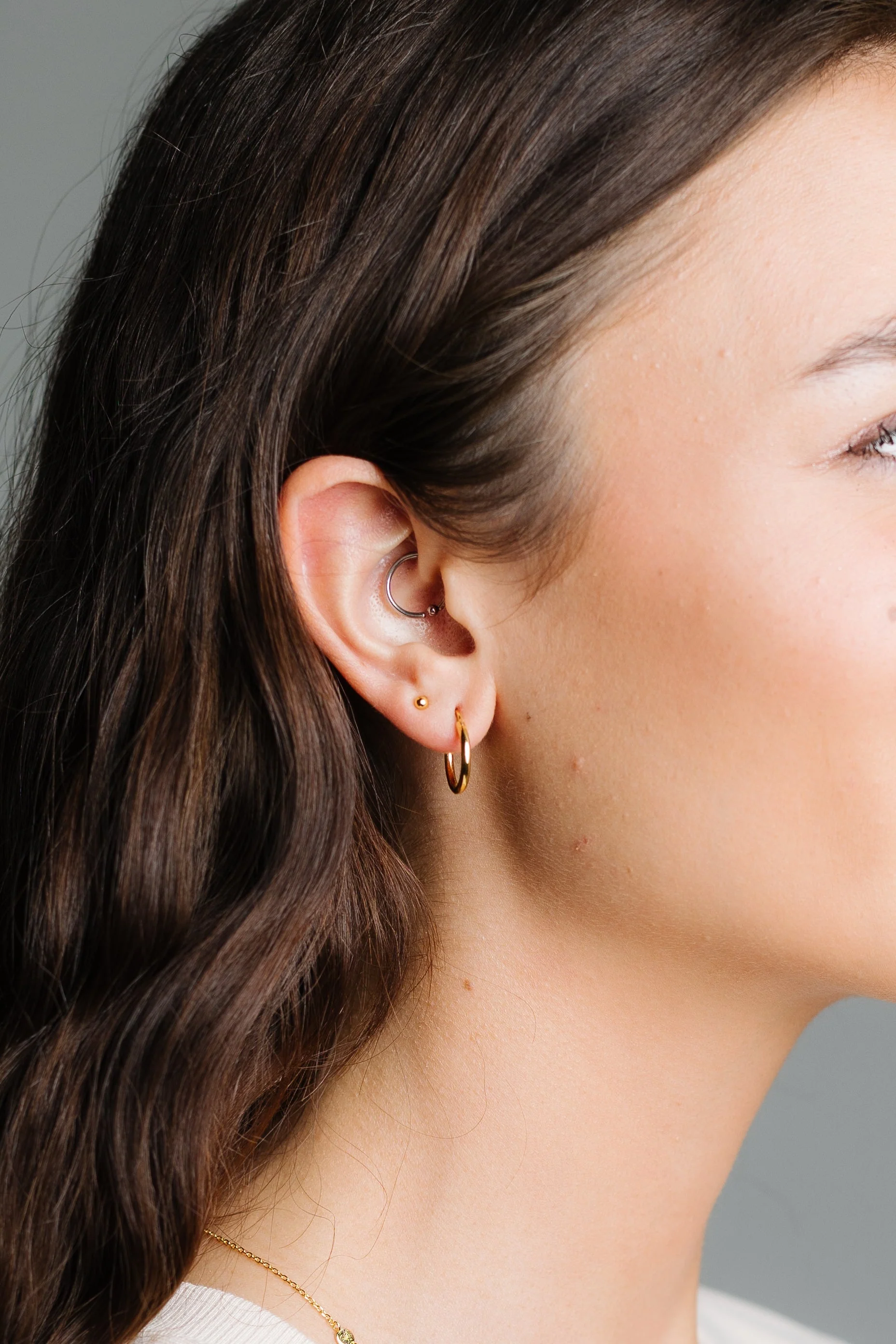 Cove Small Oval Hoops - Image 3