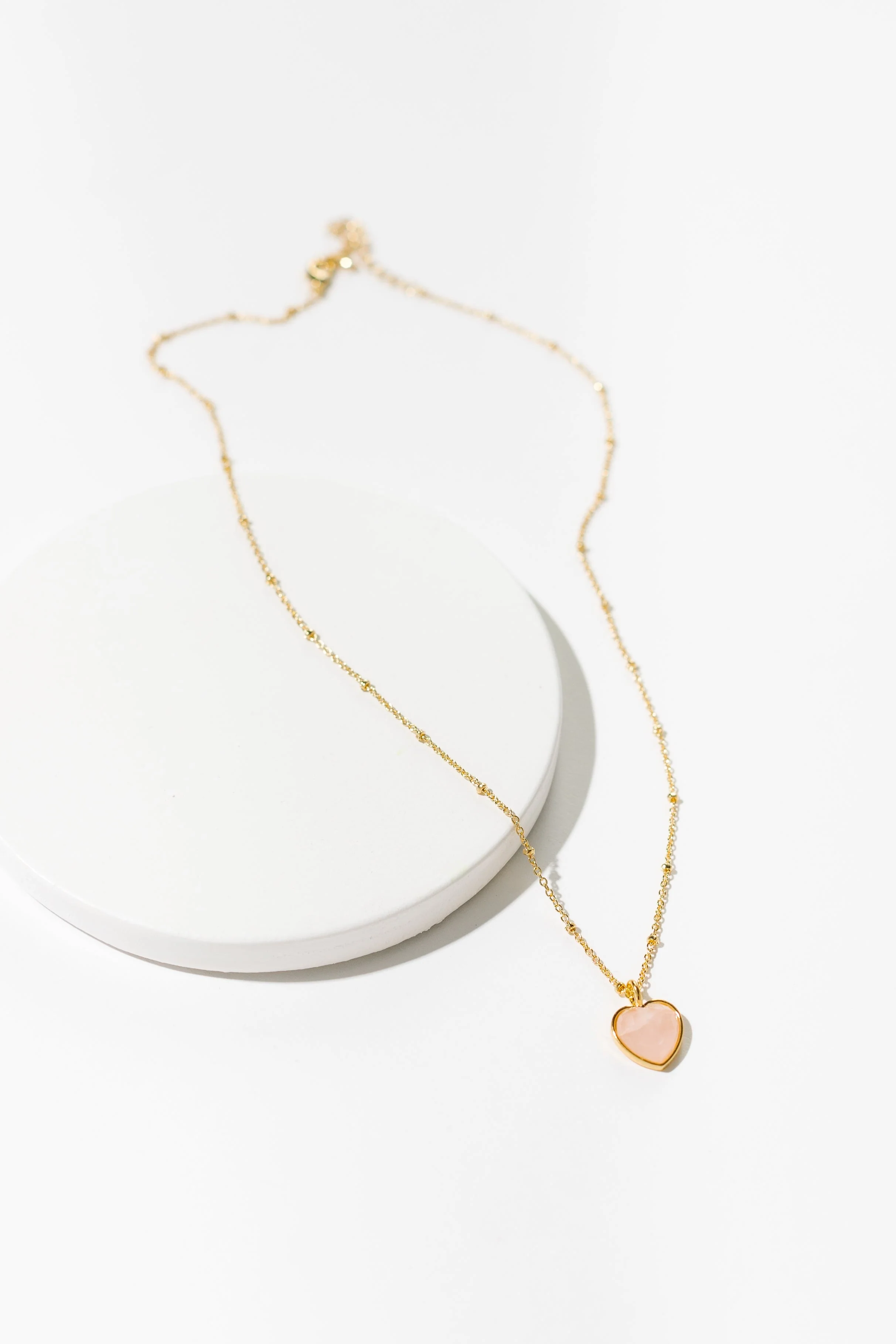 Cove Necklace Rose Quartz Heart Gold - Image 2